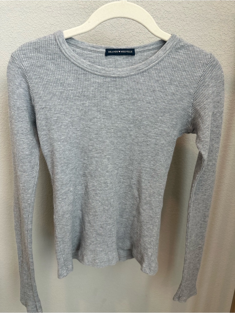 Brandy Melville Light Gray Ribbed Long Sleeve Top - Picture 3 of 3